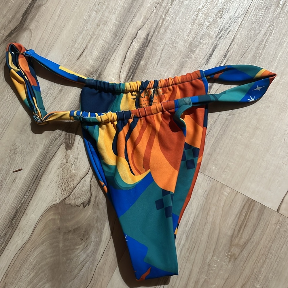 Skatie Bikini Bottom